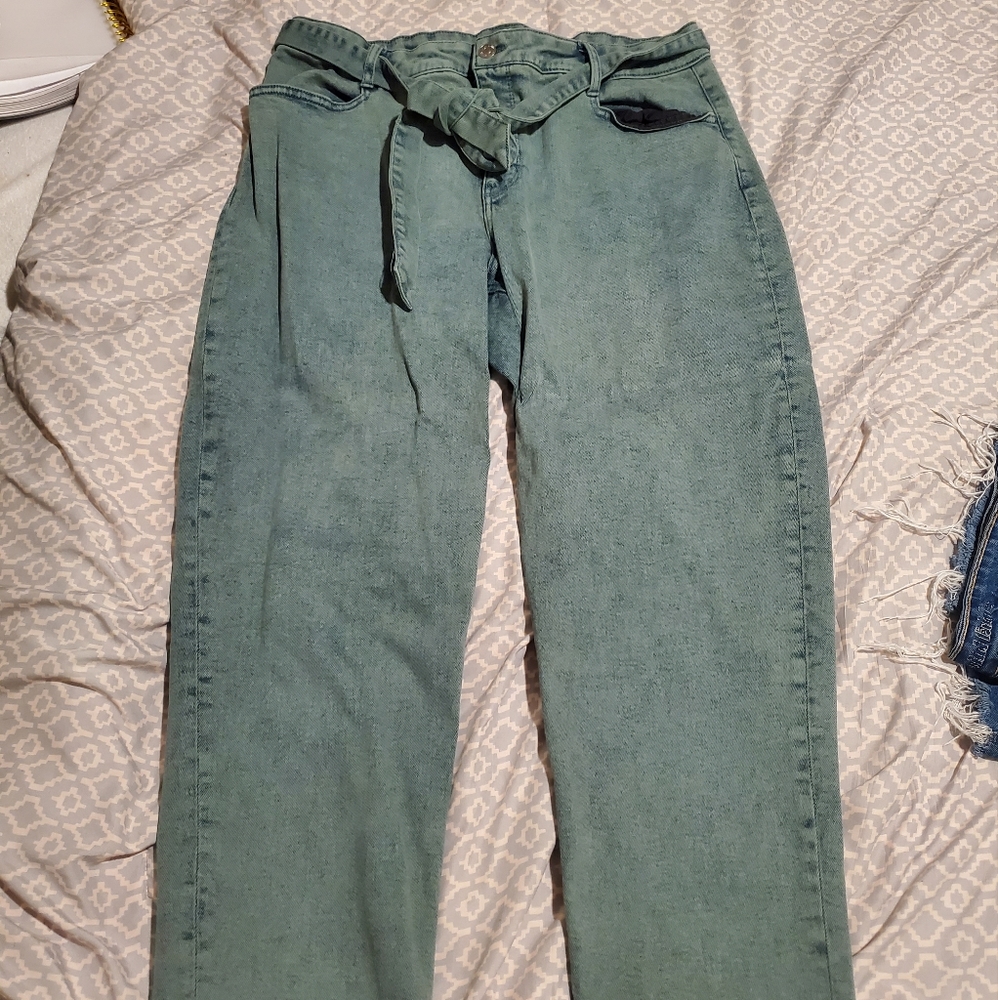 Muted green denium pants tie knot